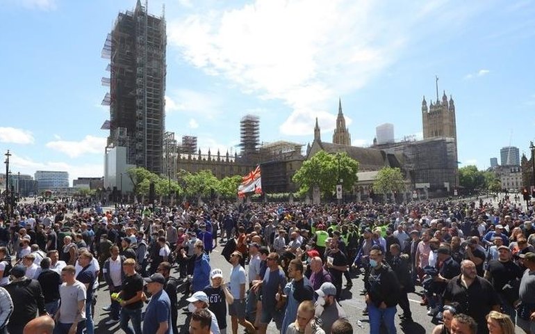 França leva a votação lei antiterror alvo de protestos