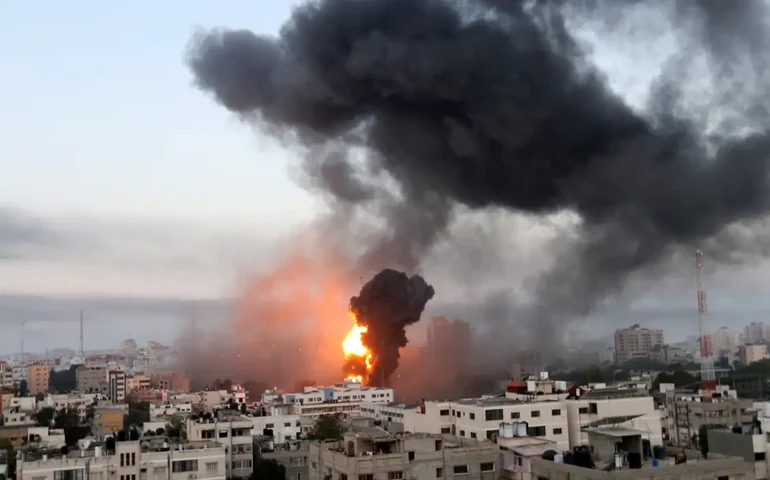 Irã exibe mísseis com imagens de Pedro Sánchez e outros críticos de ataques dos EUA e Israel