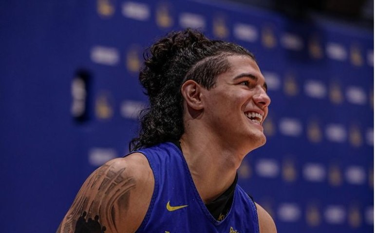 Único brasileiro na NBA, Gui Santos faz sua melhor performance em vitória dos Warriors