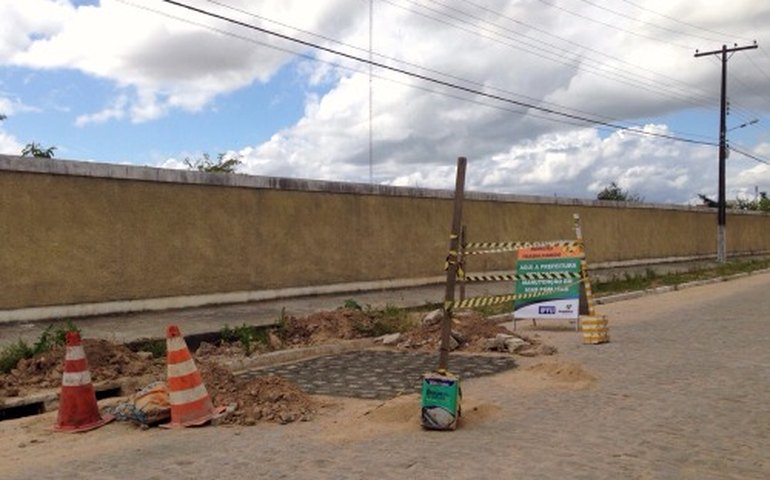 Arapiraca: Município continua a recuperar vias com operação tapa-buracos