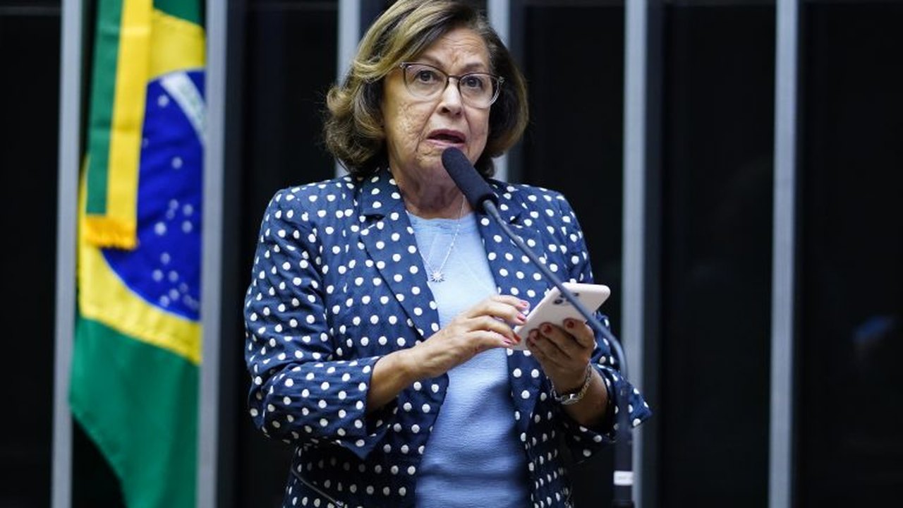 Comissão aprova criação de fundo para financiar compra de livros por universidades públicas