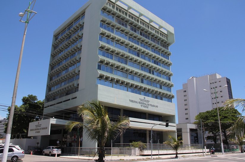 TRT/AL suspende prazos de 9 a 20 de janeiro para férias de advogados e curso de magistrados