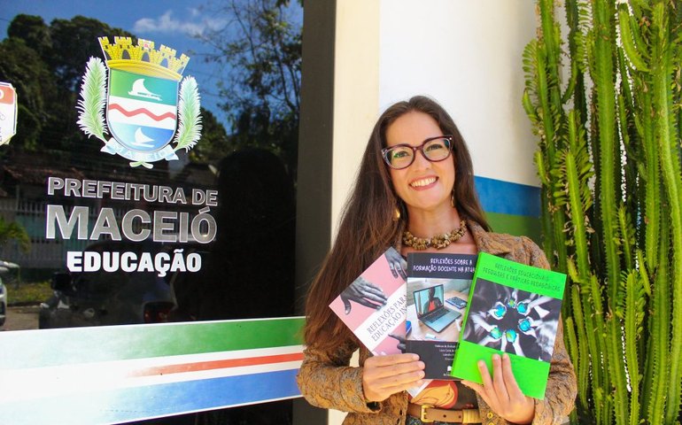 Educadora produz coletâneas sobre reflexões no ambiente escolar