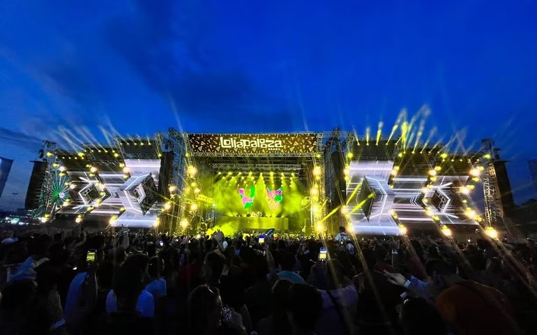 No Lollapalooza, Dubdogz e Kvsh puxam coro xingando Drake e público vibra