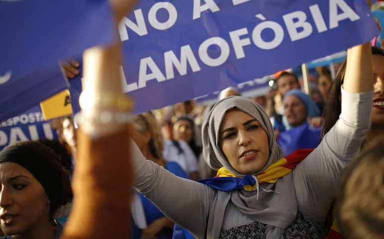 'Xenofobia oportuna': islã é usado como 'bode expiatório' para crises na Europa desde os anos 1970