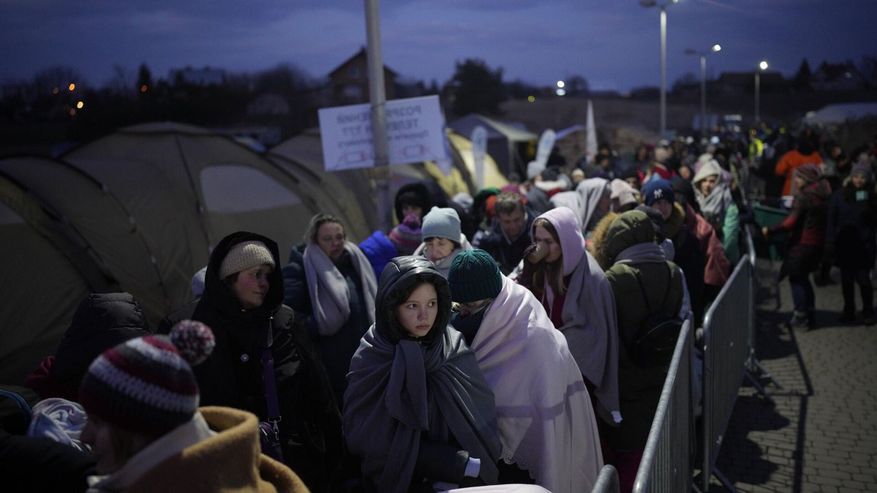 UE considera revisão do apoio a refugiados ucranianos, diz mídia