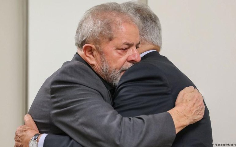 Dia do Trabalhador põe Lula e FHC no mesmo &#8220;palanque&#8221;