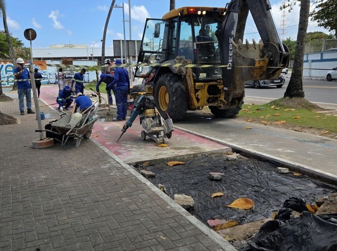 Prefeitura amplia manutenção e executa melhorias em pontos da orla marítima de Maceió