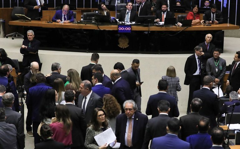 Câmara aprova projeto que tipifica o crime de domínio de cidades