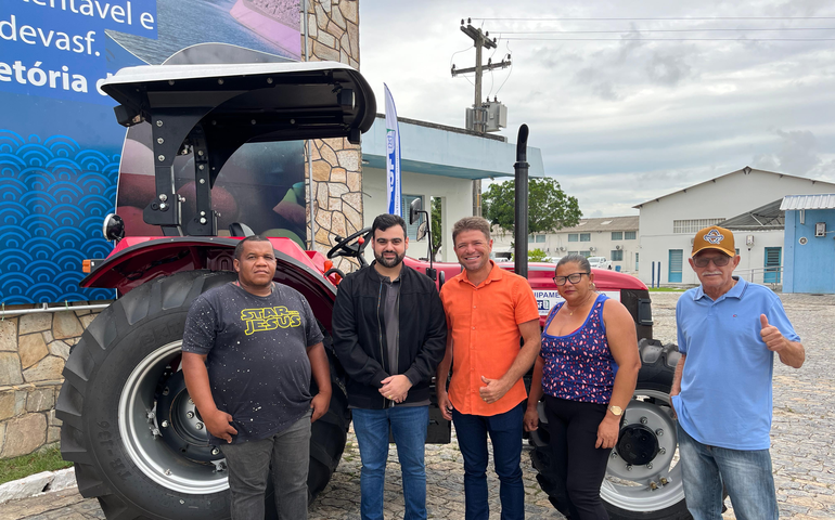 Codevasf fortalece a agricultura familiar em alagoas com entregas de tratores