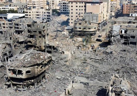 Israel intensifica operações militares na Faixa de Gaza e ataques matam ao menos 17 pessoas