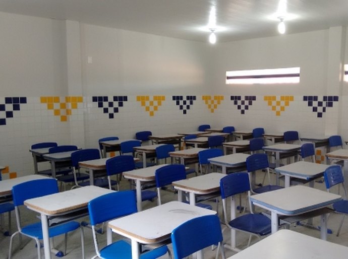 Alunos de Girau do Ponciano ganham escola e quadra poliesportiva