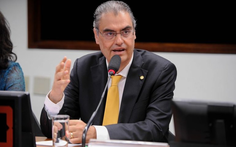 Comissão sobre direito digital debate digitalização e registros públicos