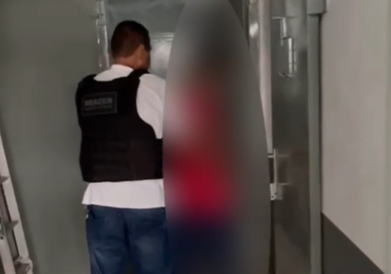 Homem foragido por homicídio é preso no Santos Dumont, em Maceió