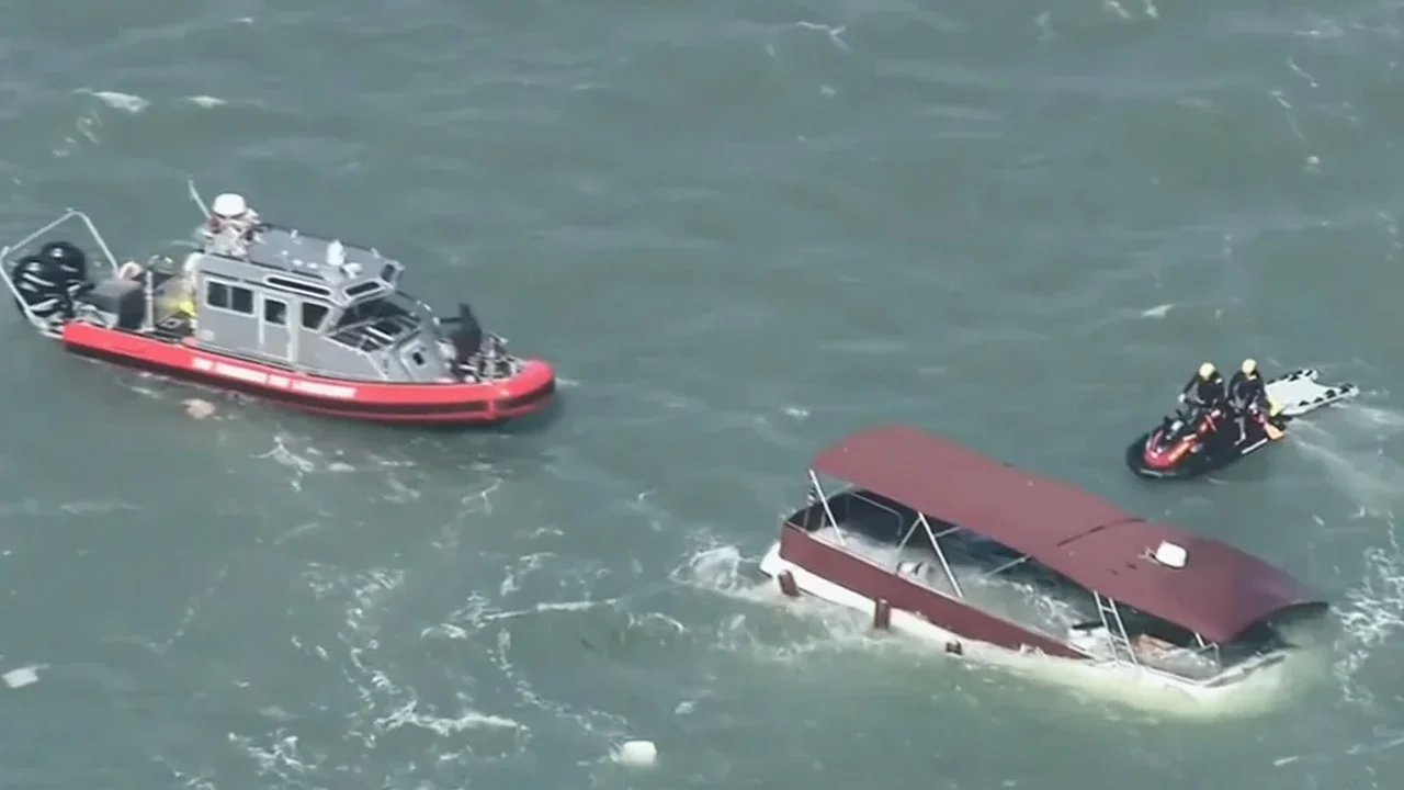 Corpo foi recuperado após tragédia com barco em São Francisco, mas duas pessoas continuam desaparecidas.