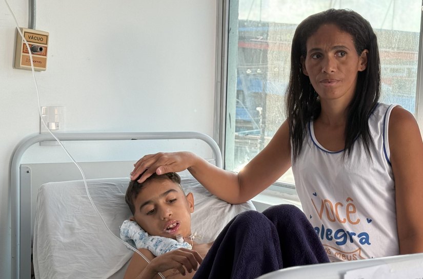 Especialistas no HGE presenteiam criança que há mais de 12 anos não abria a própria boca