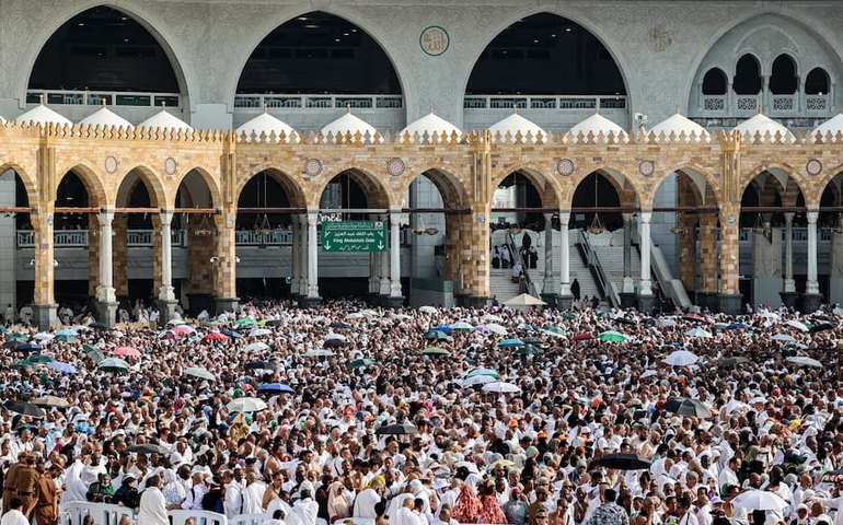 Arábia Saudita afirma ter expulsado mais de 300 mil peregrinos clandestinos de Meca