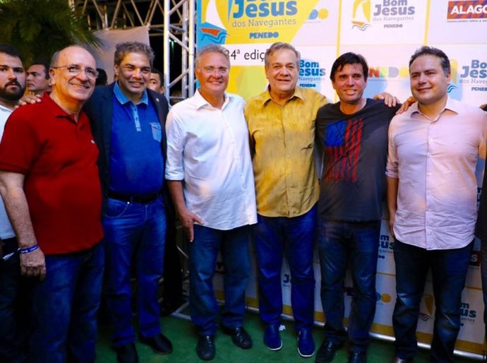 Senador Renan prestigia festa do Bom Jesus dos Navegantes em Penedo
