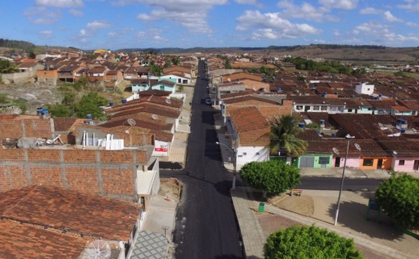 Pró-estrada chega a Murici e entrega vias asfaltadas em Branquinha