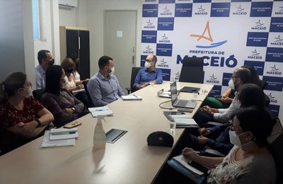 Reunião discute práticas de ensino na rede de Saúde de Maceió