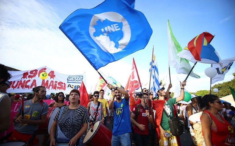 CE analisa nesta terça deveres e garantias de entidades estudantis