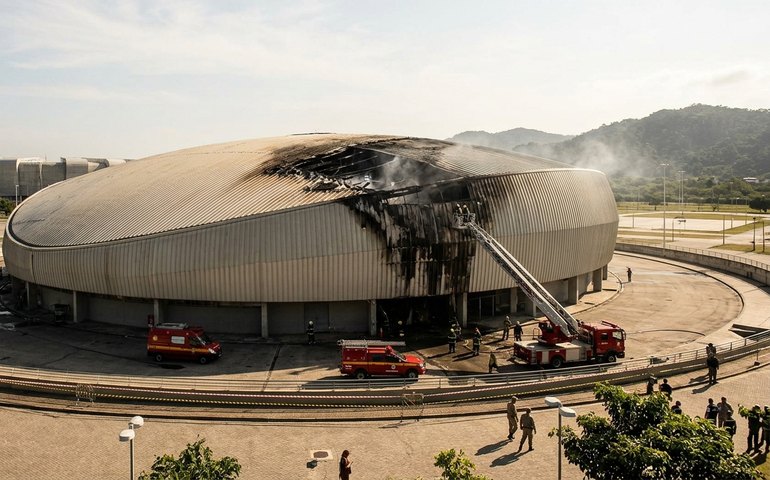 Incêndio atinge Velódromo do Parque Olímpico na Barra da Tijuca