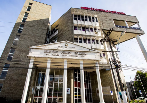 Justiça acolhe pedido do Ministério Público e suspende divulgação de site de acompanhantes pelo clube CRB