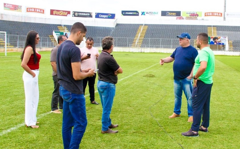 Equipe de Esporte avalia manutenção do Estádio Municipal de Arapiraca