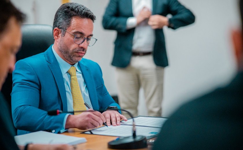 Governo de AL assina termo para construção de mais de 1,6 mil casas