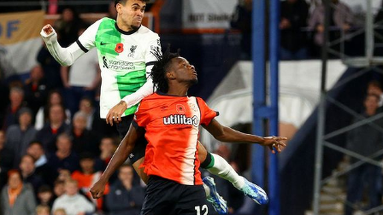Luiz Diaz marca no final e Liverpool arranca empate com o Luton no Campeonato Inglês