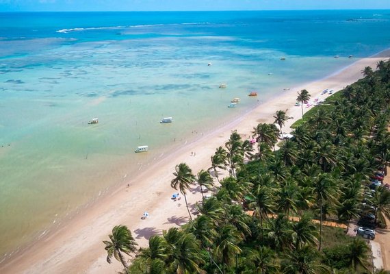 Praia do Patacho renova selo Bandeira Azul e se mantém como referência em sustentabilidade no Brasil