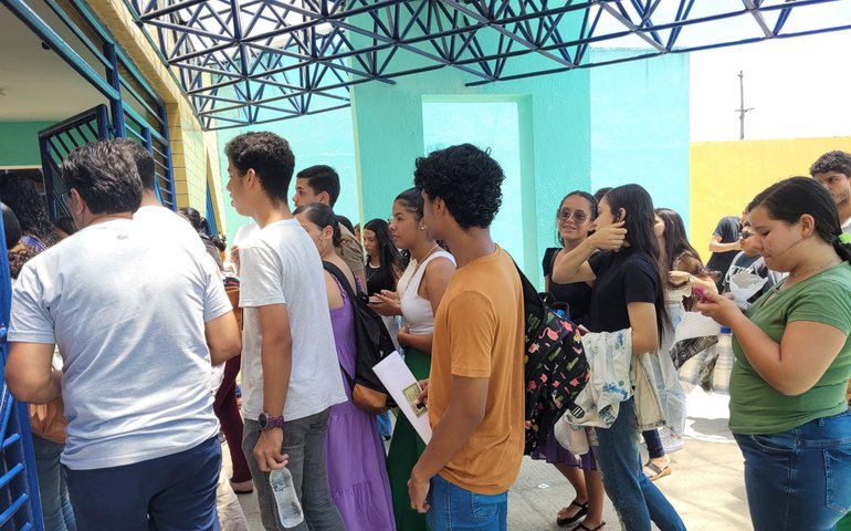 Estudantes da rede estadual destacam apoio de escolas e aulões da Seduc em sua preparação para o Enem