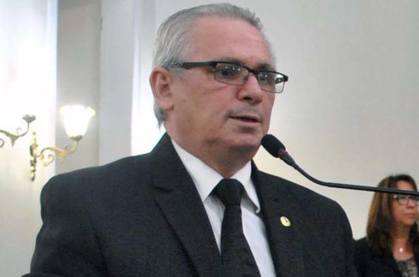 Pastor João Luiz declara voto a Renan Calheiros e a Rodrigo Cunha ao Senado