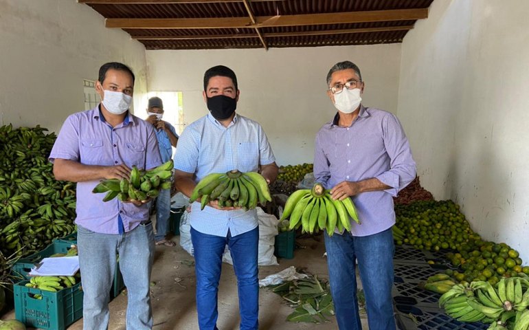 Emater inaugura Central do PAA em Jacuípe com a entrega de quase 10 toneladas de alimentos