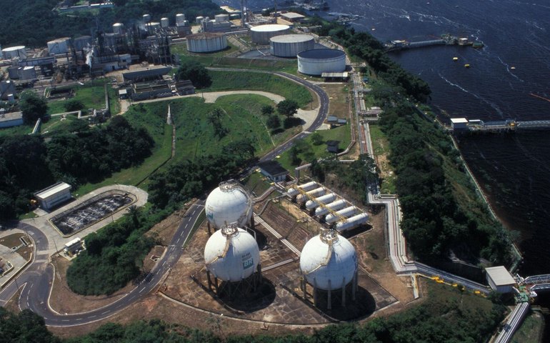 Petrobras anuncia devolução de diferença de preço em leilão de gás após críticas de Lula