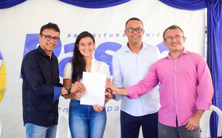 Prefeito do Passo de Camaragibe dá posse a nova diretora da Unidade Mista Dr. Carlos Gomes