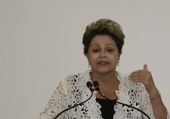 Dilma: governo investe mais de R$ 5 bilhões em máquinas para municípios