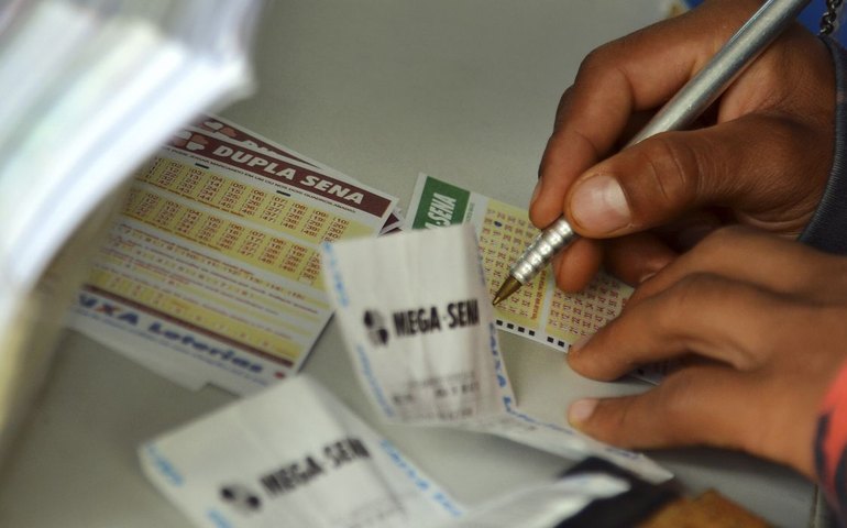 Mega-sena acumula e tem prêmio estimado em R$ 43 milhões