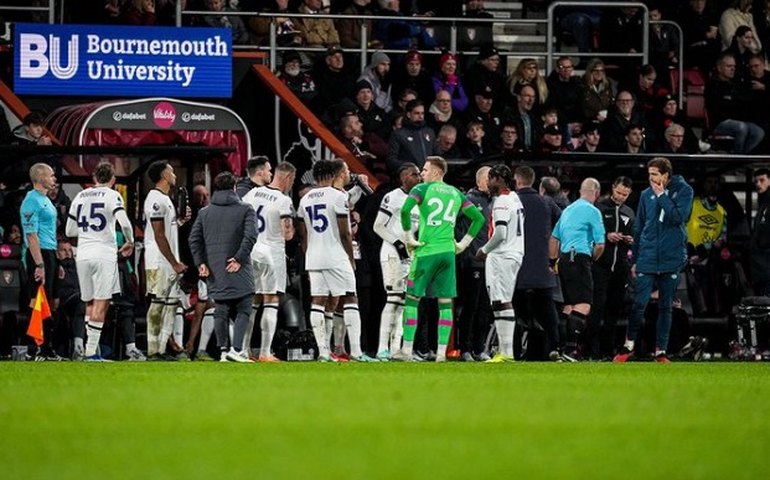 Após colapso de Lockyer, partida entre Bournemouth e Luton Town vai ser disputada de novo