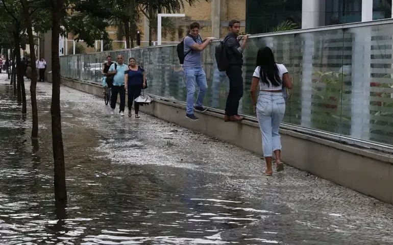 Campinas: chuva e risco de inundação faz Defesa Civil de SP enviar 1º alerta sonoro à população