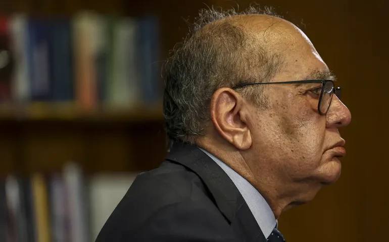 Gilmar Mendes suspende penduricalhos a membros do Judiciário e MP