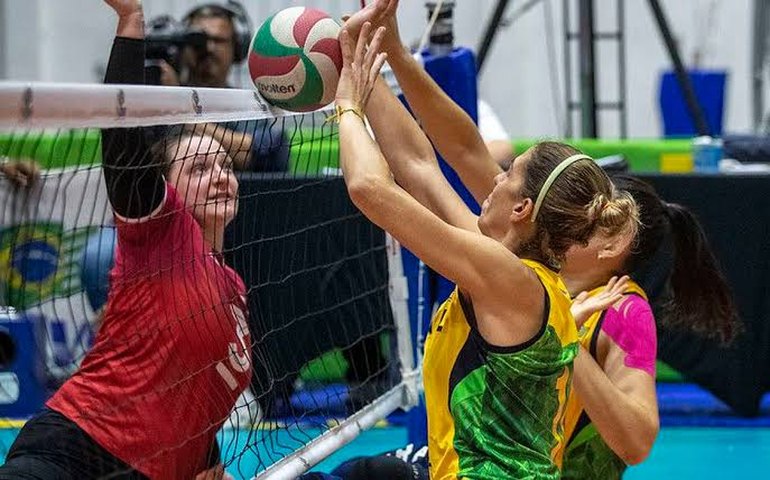Campeão mundial, vôlei sentado feminino faz intercâmbio visando Paris