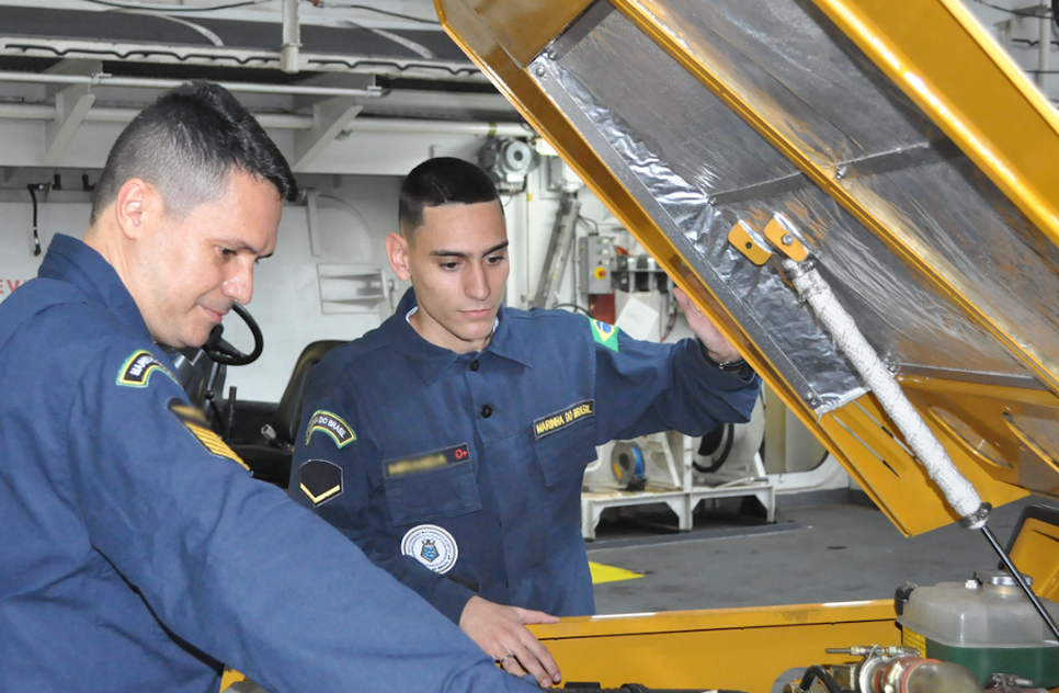 Marinha abre 50 vagas para concursos de nível médio técnico