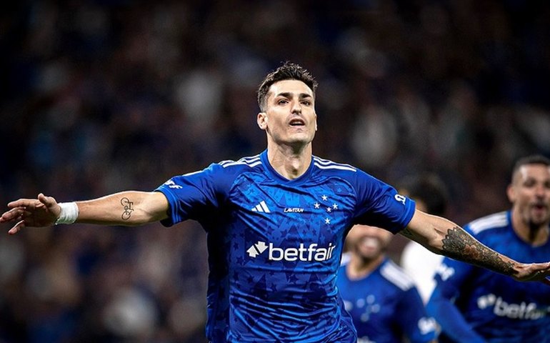 Dinenno sofre grave lesão no joelho, passa por cricurgia e só volta ao Cruzeiro em 2025