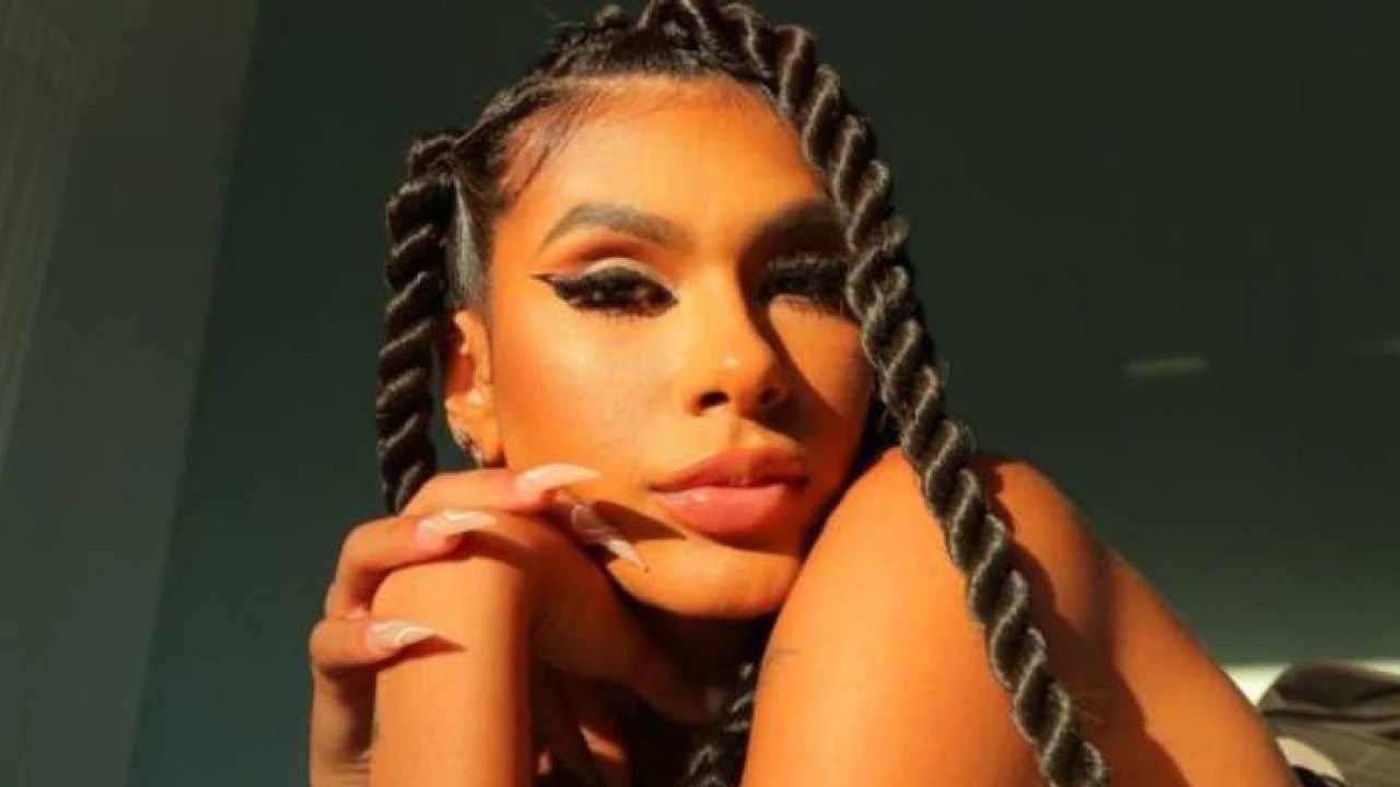 Pocah se aventura no afrobeat pop com ‘Não Sai da Minha Mente’