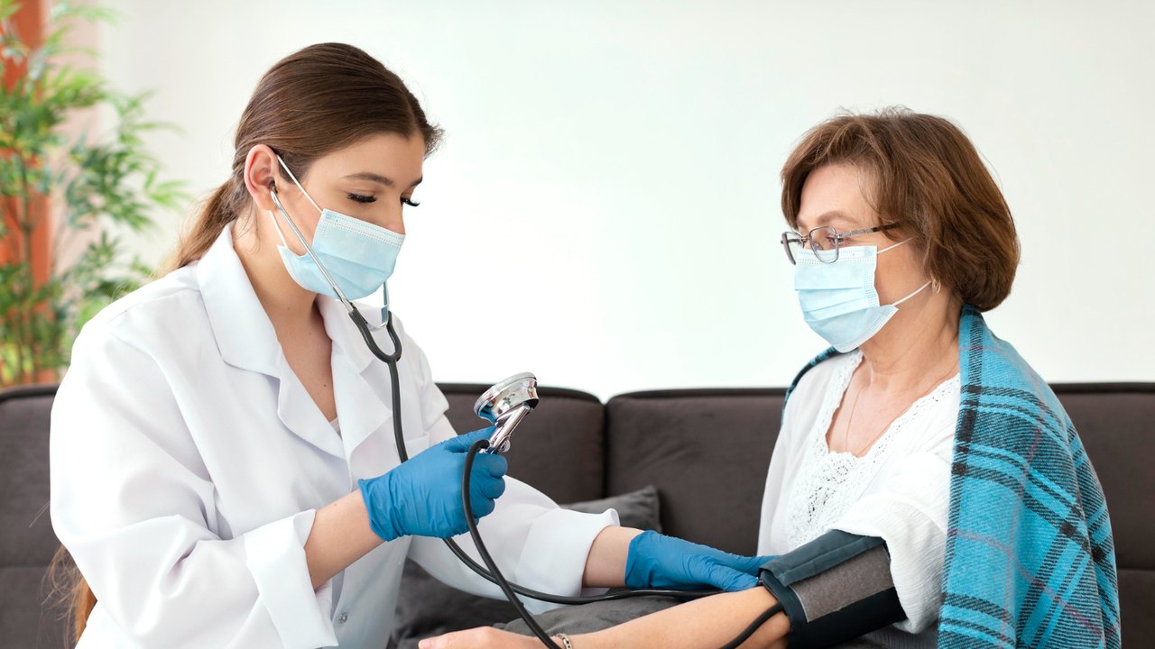 Home care é alternativa para tratamento de idosos