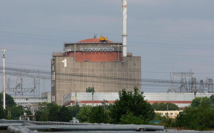 Kiev bombardeia usina nuclear de Zaporozhie no dia da rotação dos inspetores da AIEA
