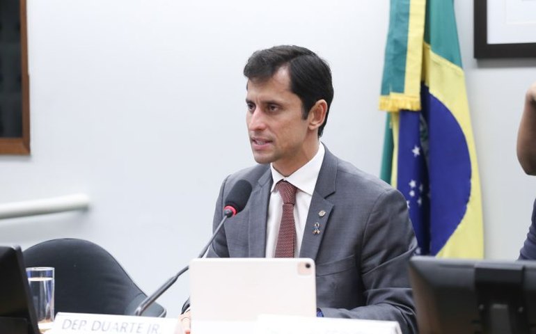 Comissão aprova obrigatoriedade de protetores auriculares para alunos autistas em escolas