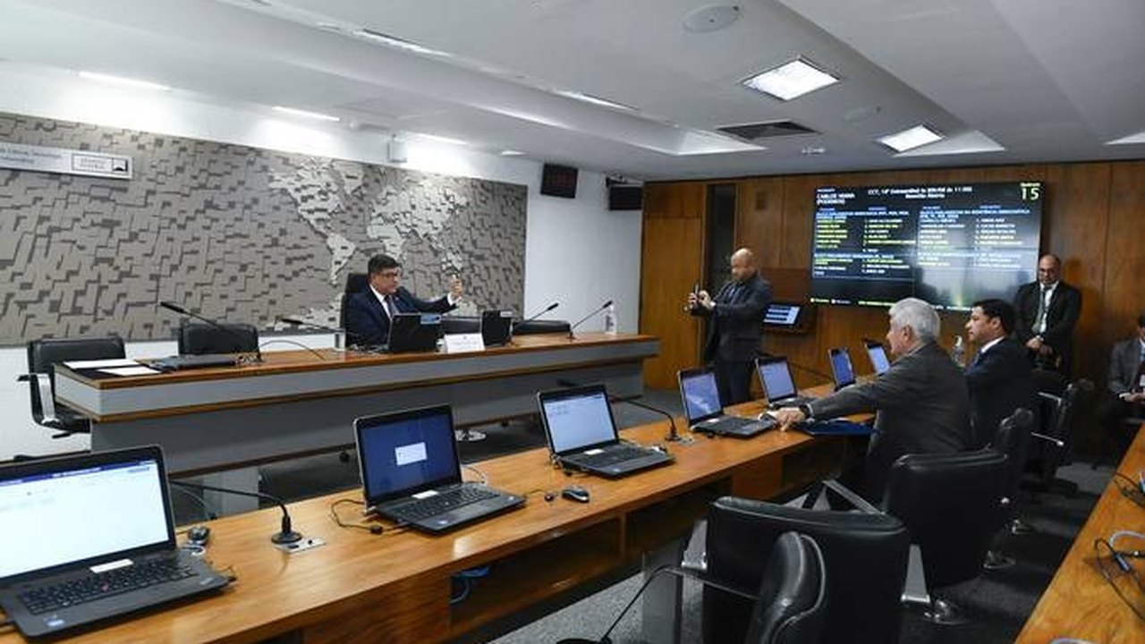 CCT aprova projeto contra pirataria de software no serviço público