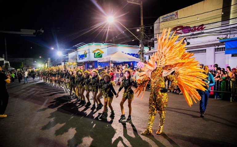 Em clima de festa, Arapiraca celebra seus 100 anos de história com tradicional desfile cívico-militar